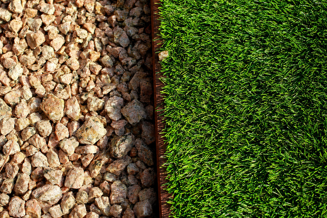 Synthetic lawn turf in Gainesville, FL